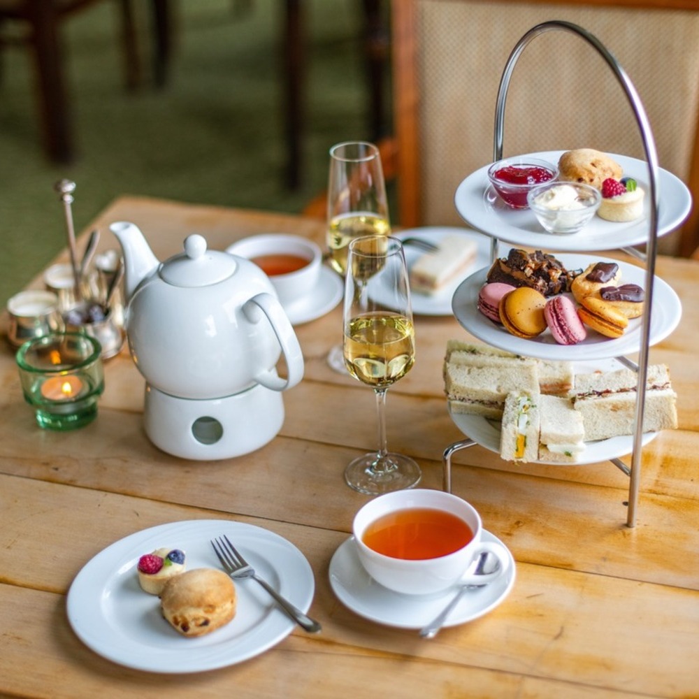 Afternoon Tea im Diehls Hotel Koblenz_Restaurant mit Rheinblick