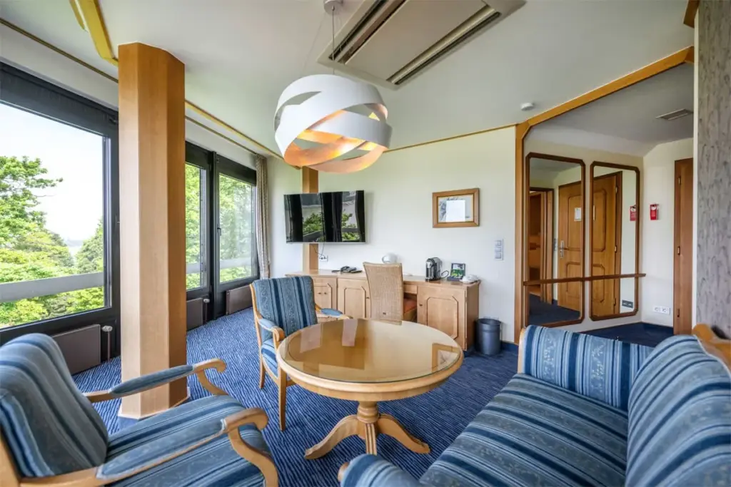 Suite 202