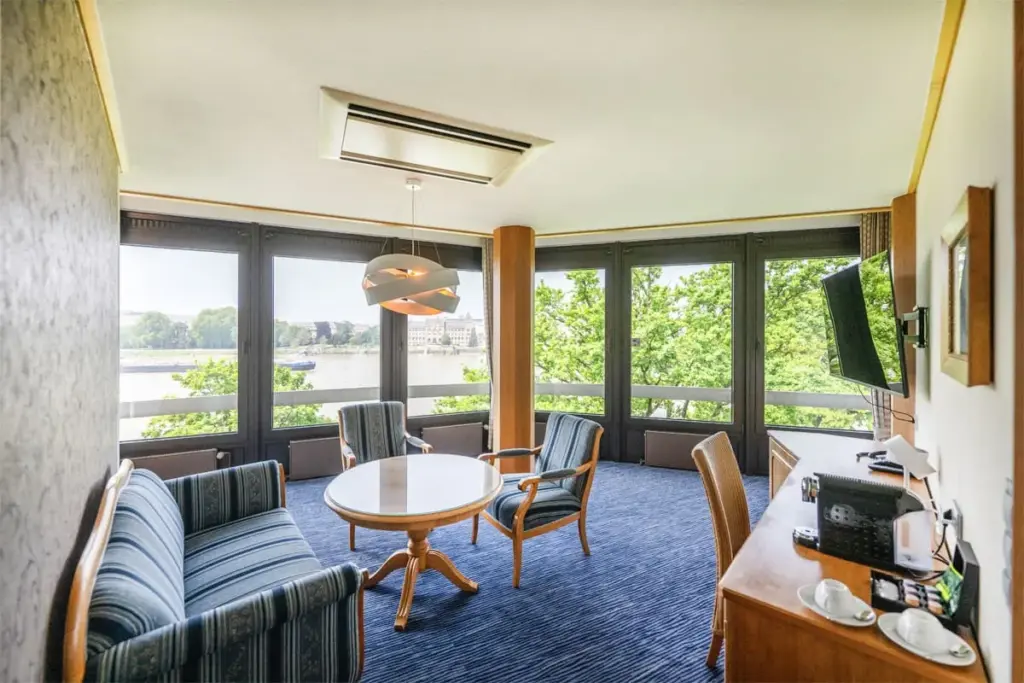 Suite 202