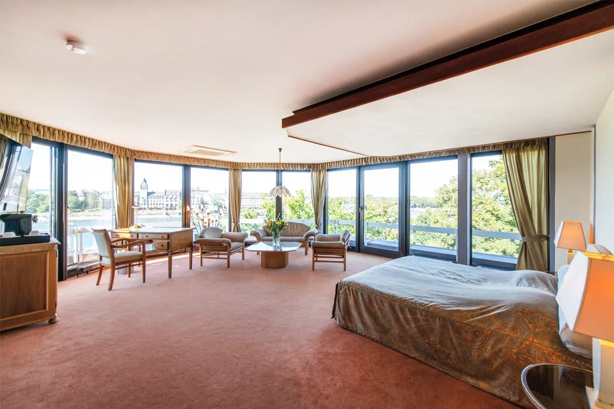 SUITE MIT PANORAMABLICK UND BALKON